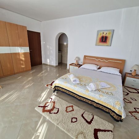 Studios M Ulcinj Rum bild